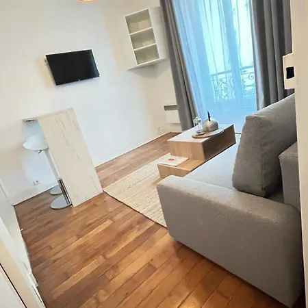 Coquet 14eme Apartment